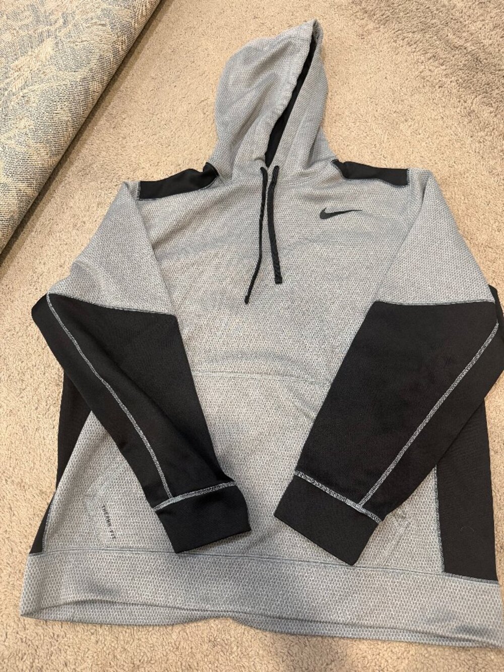 Nike Therma-FIT Gray & Black Pullover Hoodie – XL